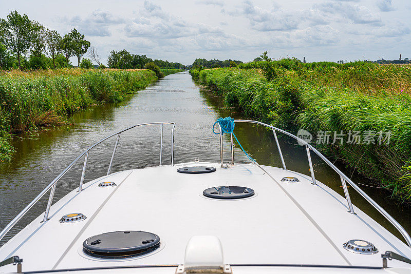 Le Boat游艇在比利时行驶